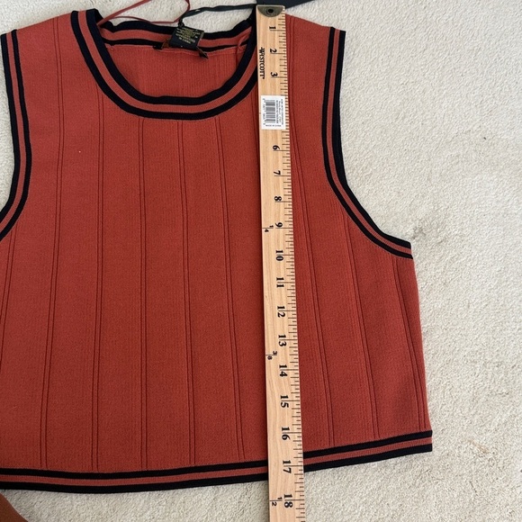 House of Harlow Knit Sweater & Pleated Skirt Set Rust w/ Black Trim Size L NWT - Picture 10 of 12